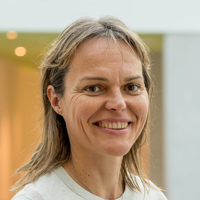 Julie Stal-Le Cardinal - ESCP
