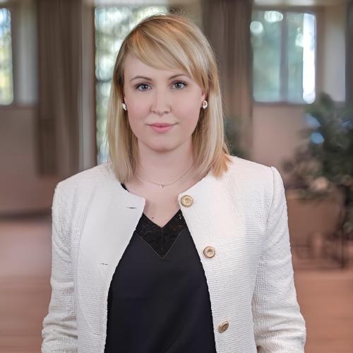 Isabella Maggioni, Associate Professor for Finance