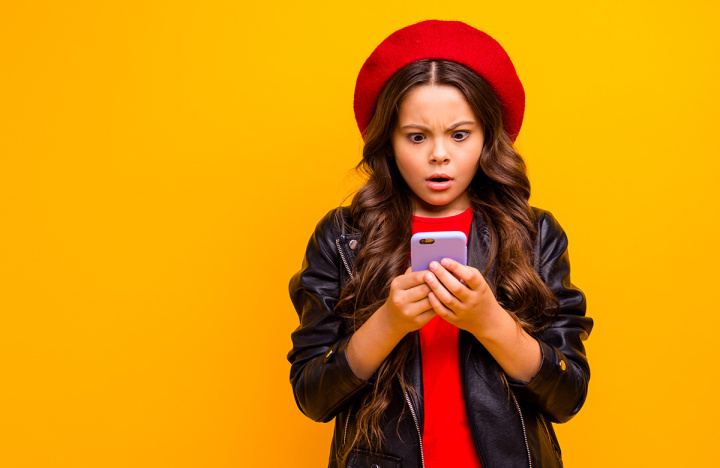 Fighting fake news with extended CSR