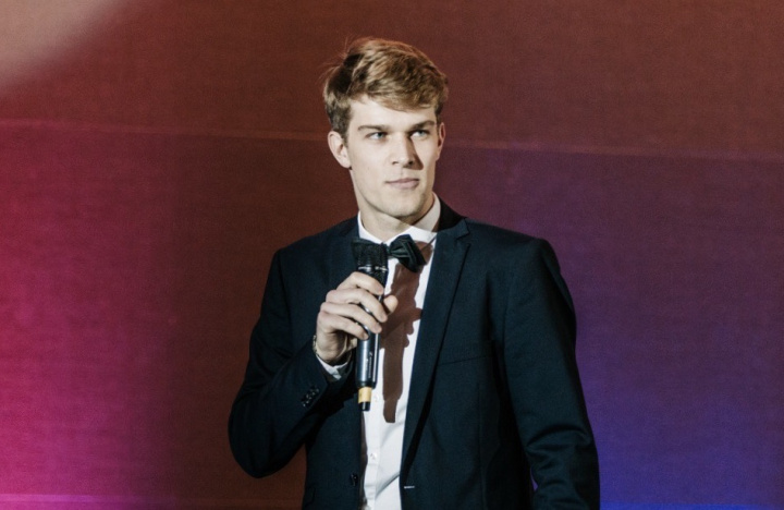 From student startup to edtech acquisition, the founder of Clay shares his quest to scale social learning